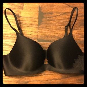 VS Angel Secret Embrace Bra in 34B